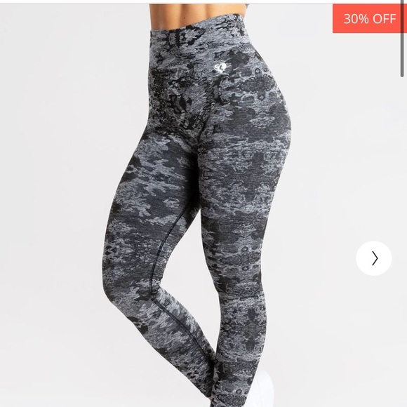 ♦️SOLD♦️Camo leggings by Women’s best sz. medium - Picture 7 of 7